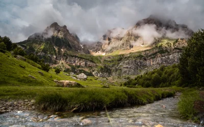 Ibón y Arco de Piedrafita